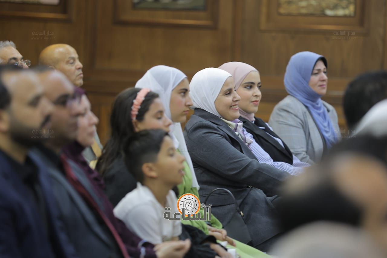 Madar Al-Saa Images 0.23255160537491015