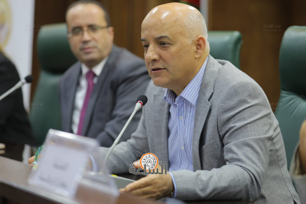 Madar Al-Saa Images 0.5178235140951083