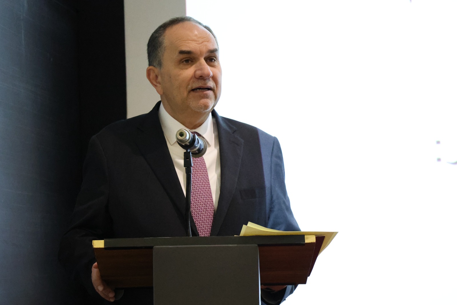 Madar Al-Saa Images 0.7908121335973616