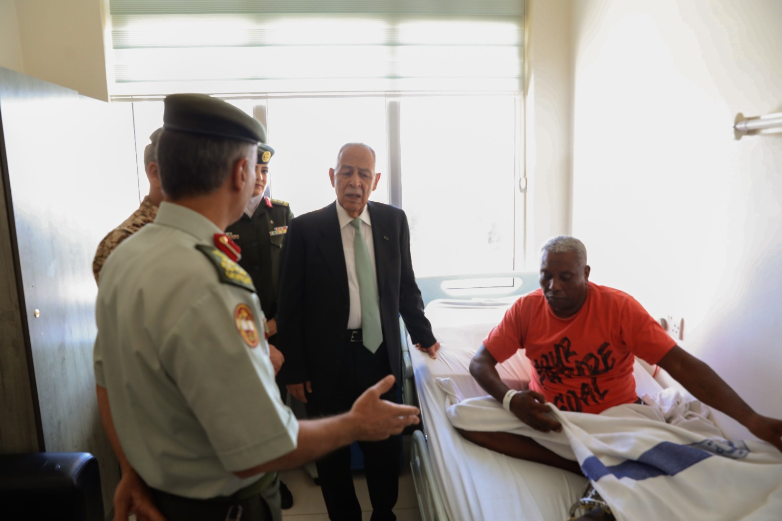 Madar Al-Saa Images 0.052994345667388476