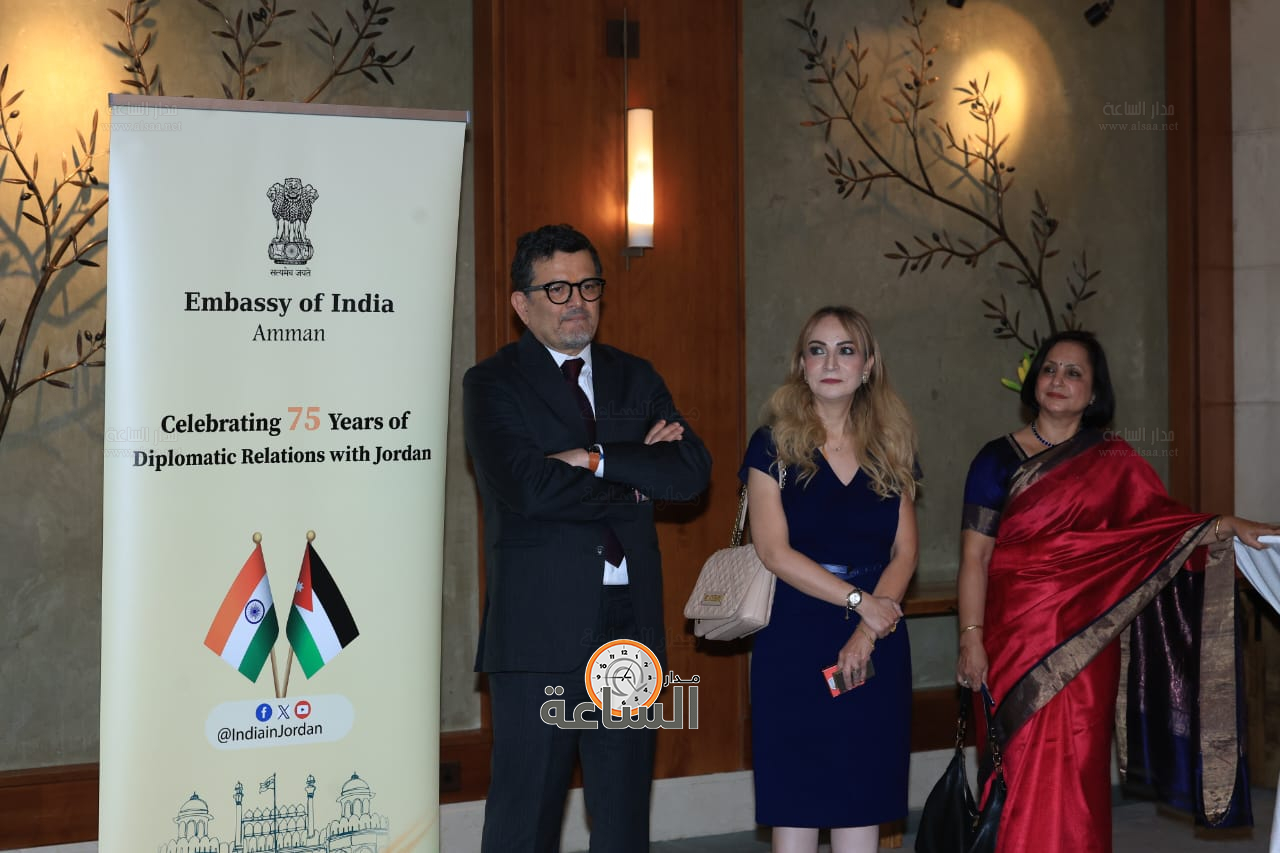 Madar Al-Saa Images 0.1418963304338171