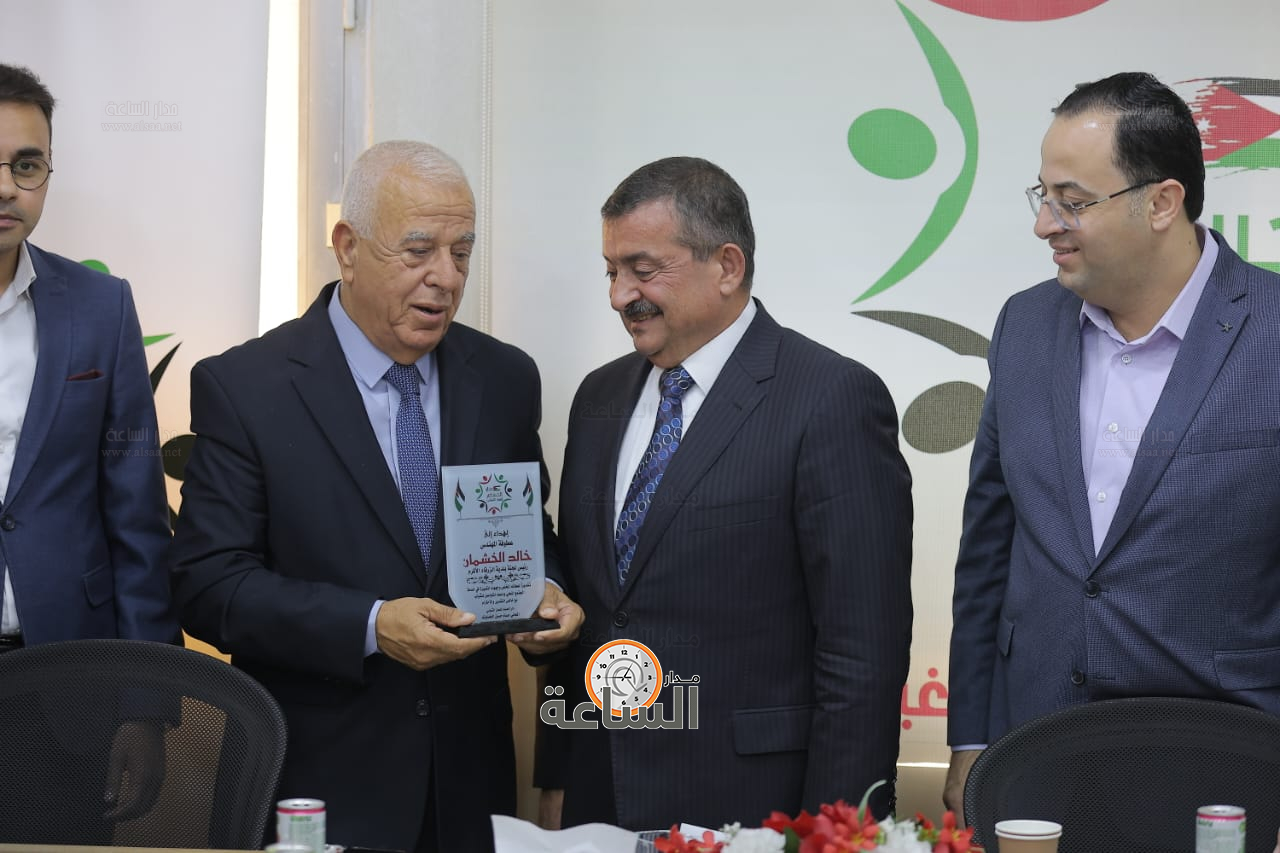 Madar Al-Saa Images 0.6120104319915884