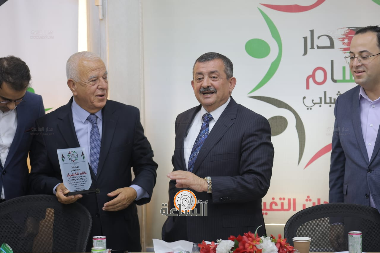 Madar Al-Saa Images 0.4488105423288167