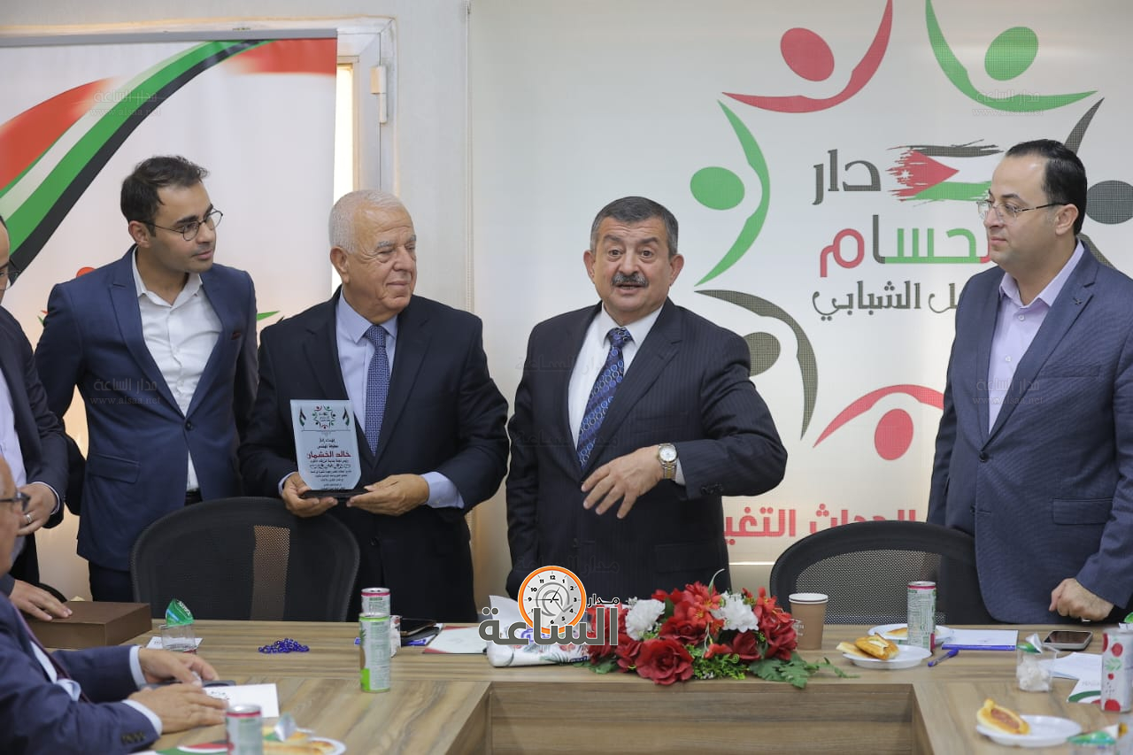 Madar Al-Saa Images 0.9754228666483729