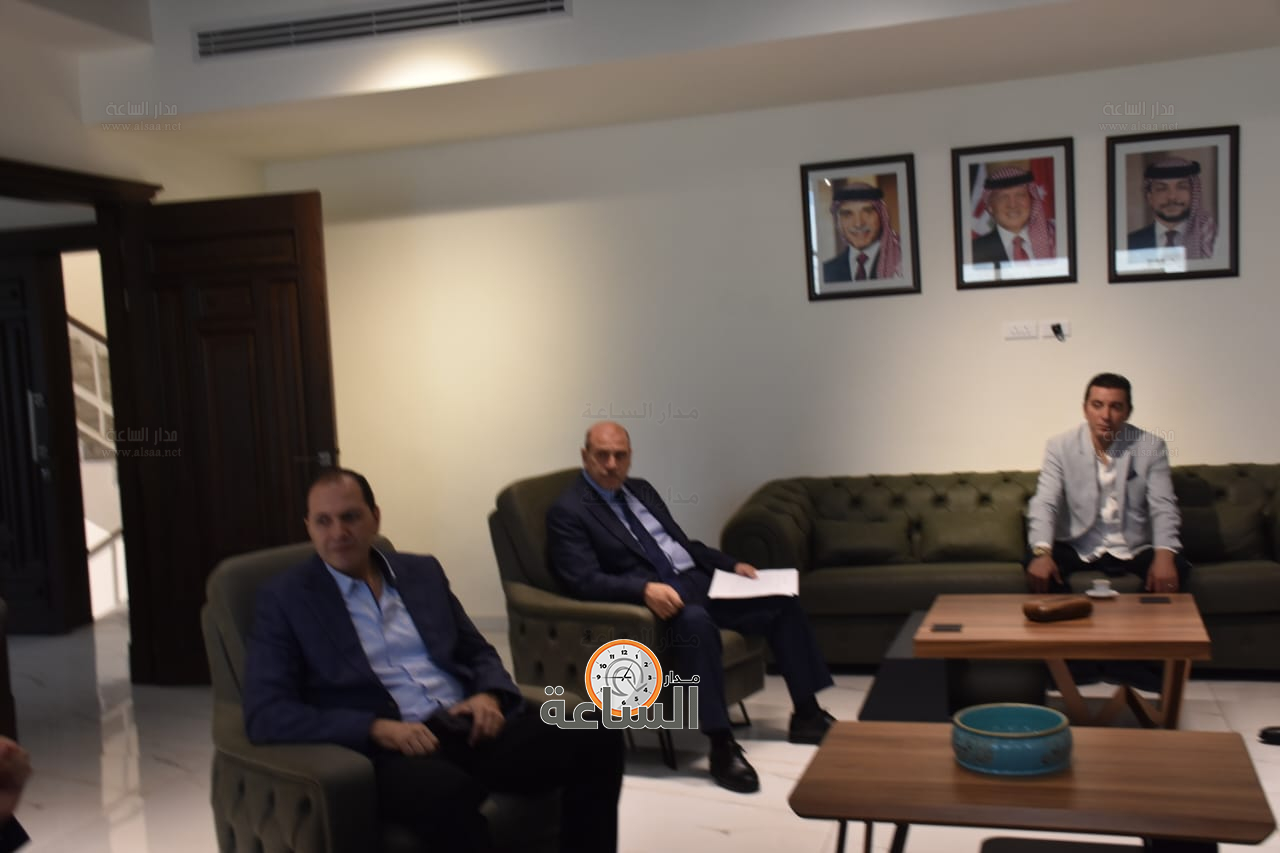 Madar Al-Saa Images 0.18820859687171831