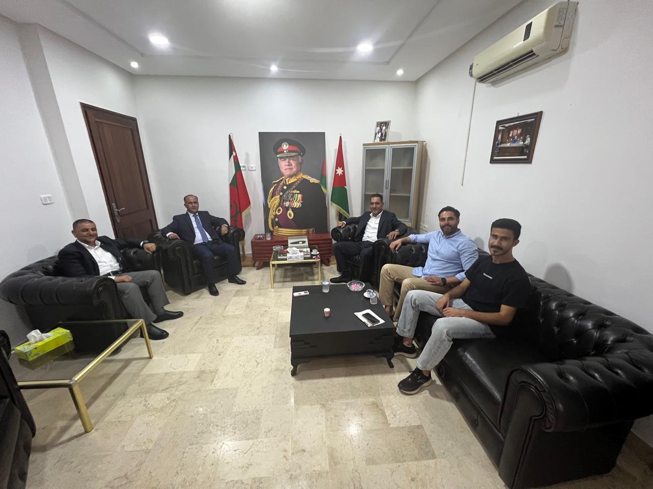 Madar Al-Saa Images 0.35900841710549247