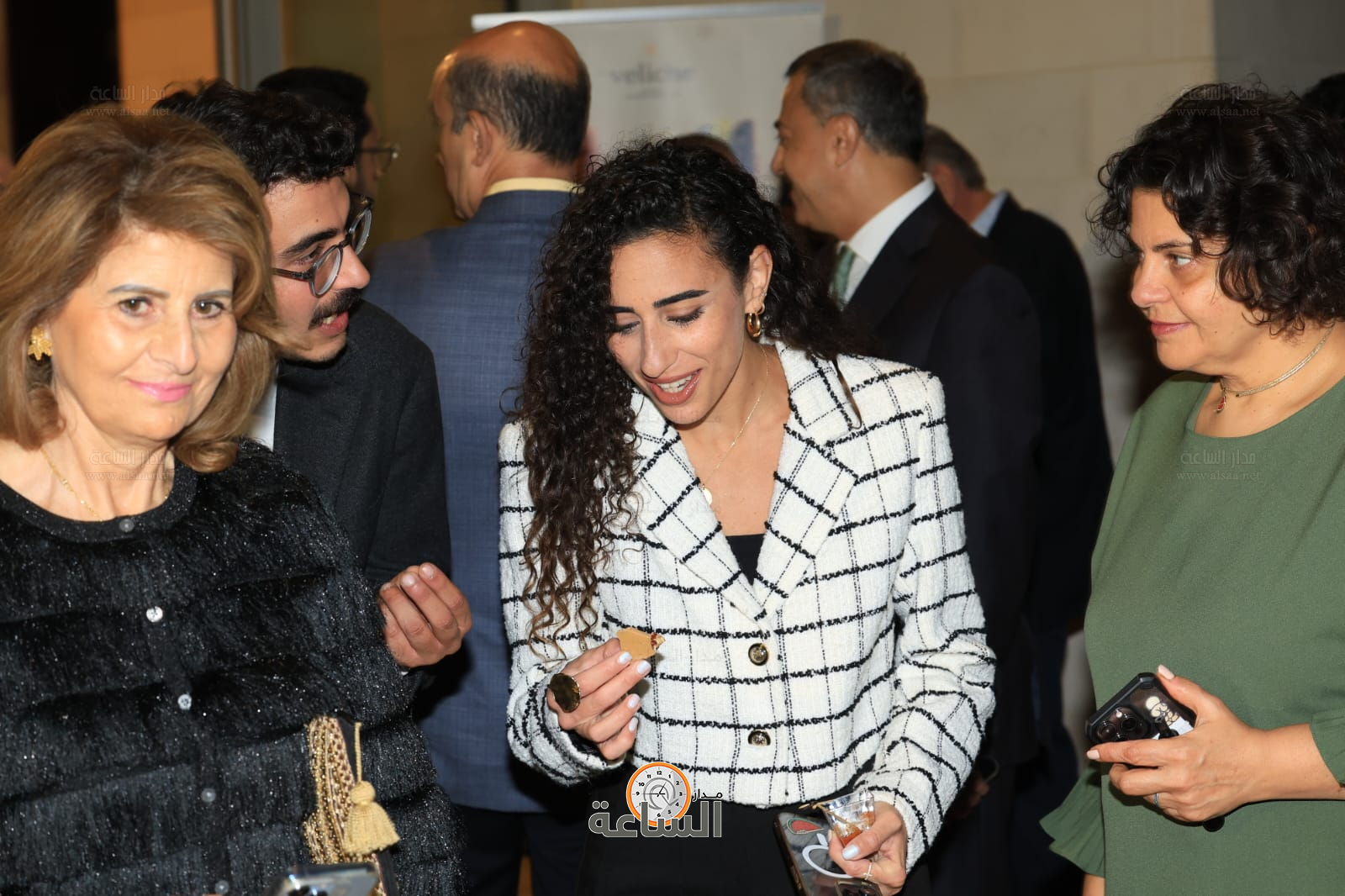 Madar Al-Saa Images 0.5133935355469781