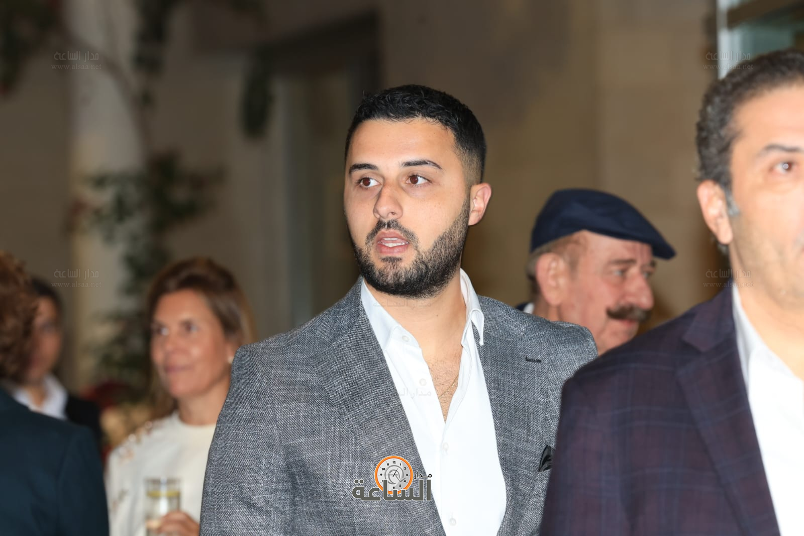 Madar Al-Saa Images 0.9916020678722559