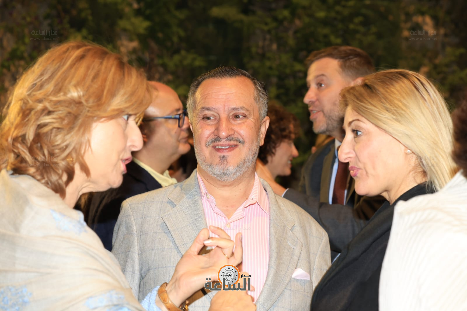 Madar Al-Saa Images 0.6383920555609912