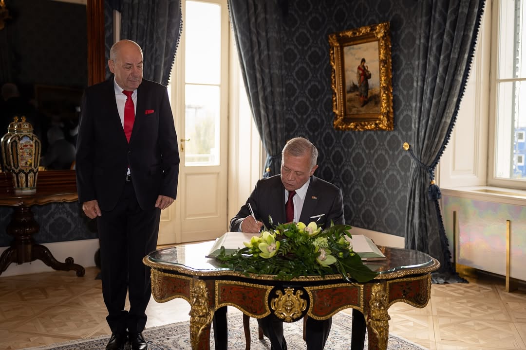 Madar Al-Saa Images 0.12293850815433915