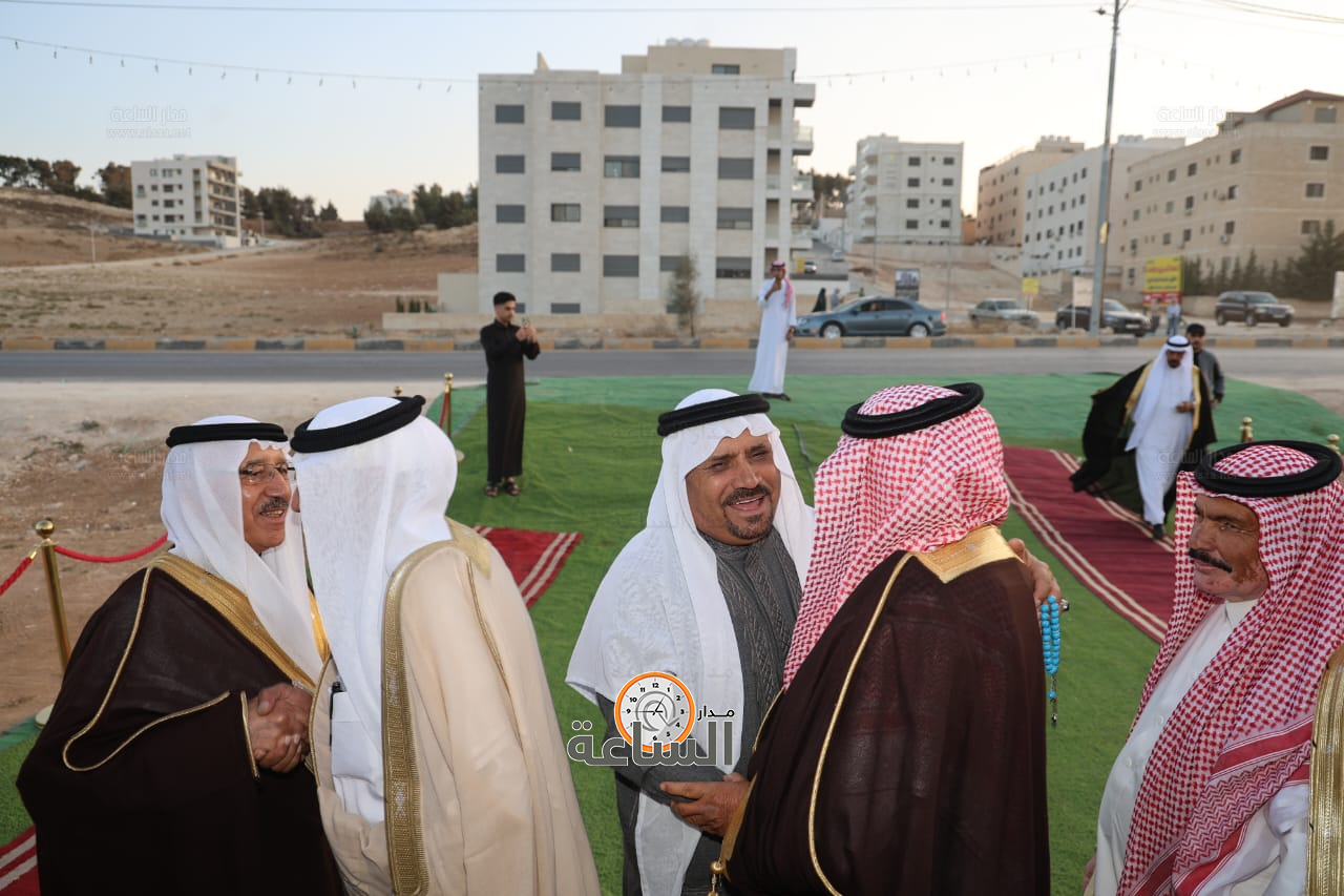 Madar Al-Saa Images 0.4575863248534464