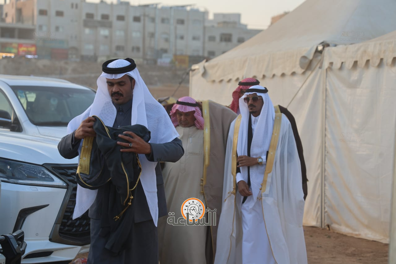 Madar Al-Saa Images 0.393634570188768