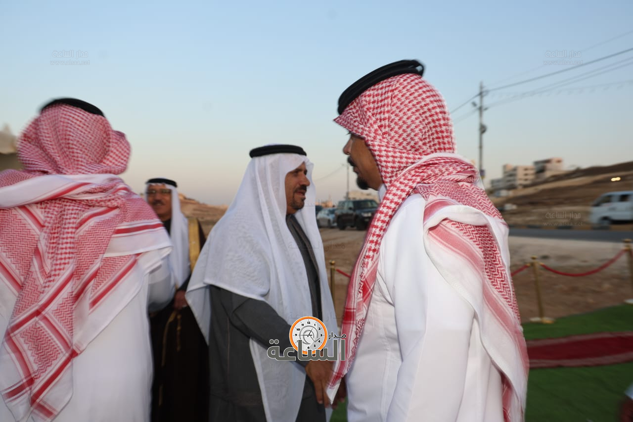 Madar Al-Saa Images 0.6845495537483809