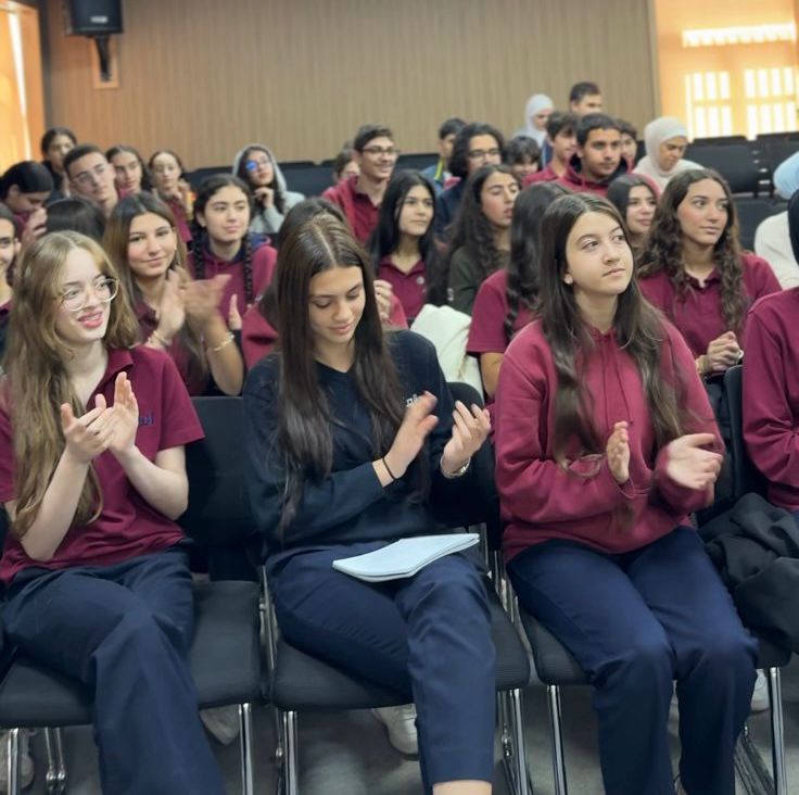 Madar Al-Saa Images 0.3320264808000559