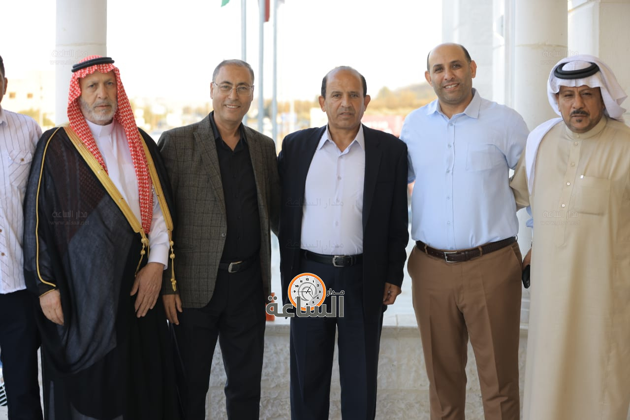 Madar Al-Saa Images 0.34395717221137156