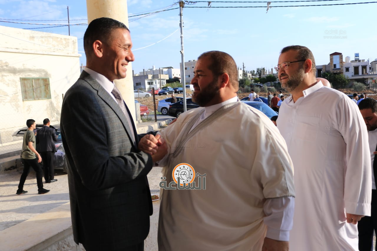 Madar Al-Saa Images 0.38089353866835374