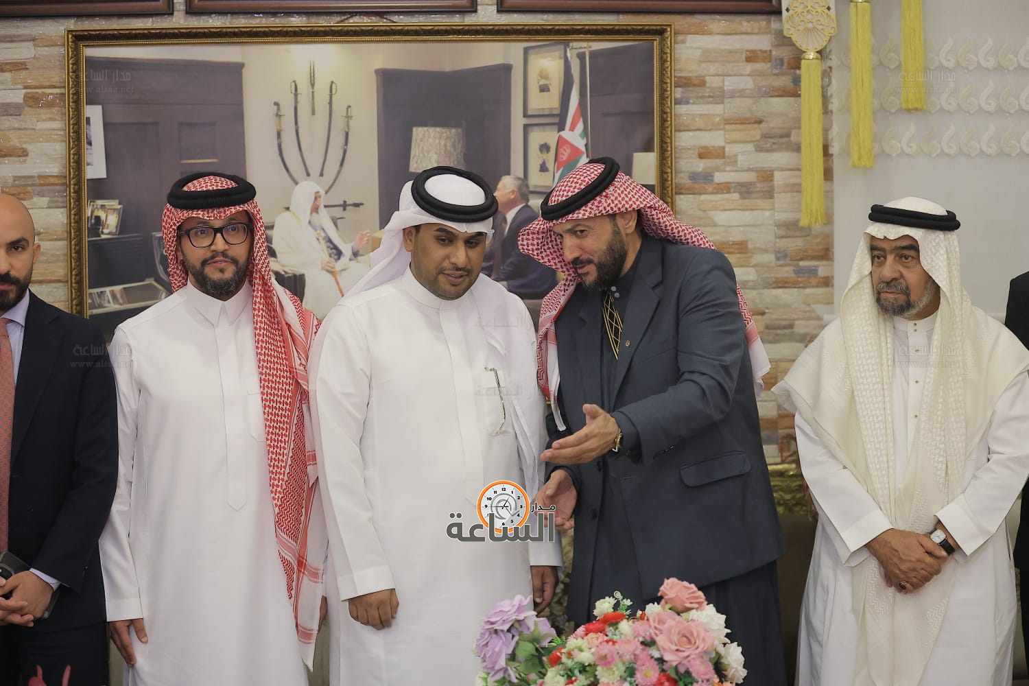 Madar Al-Saa Images 0.08637064189611454