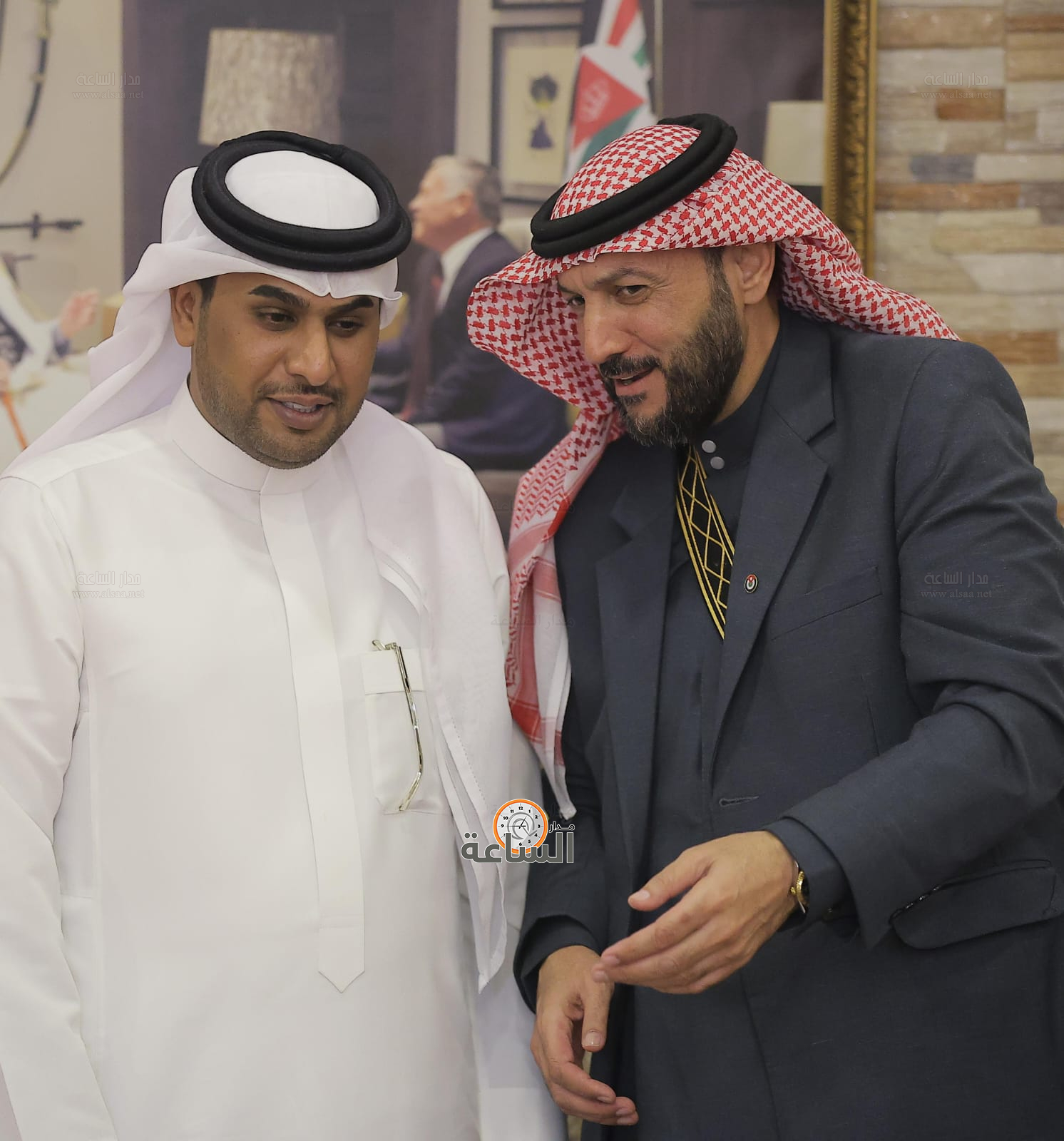 Madar Al-Saa Images 0.13402767292132178