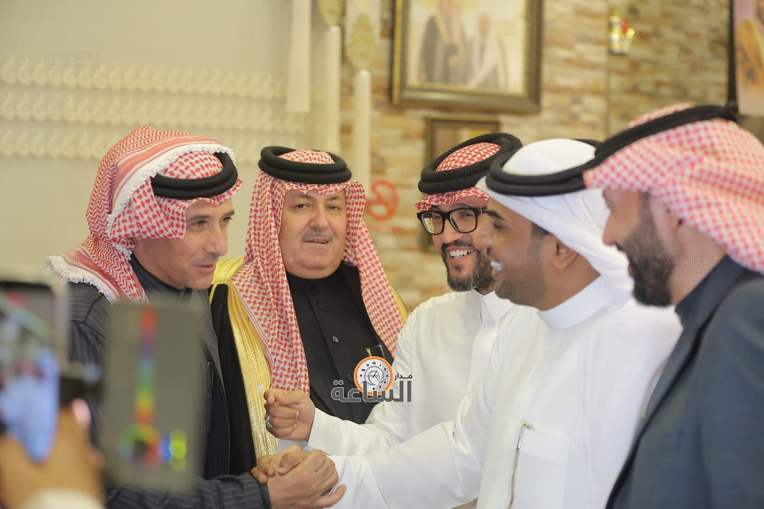 Madar Al-Saa Images 0.12773536411050745