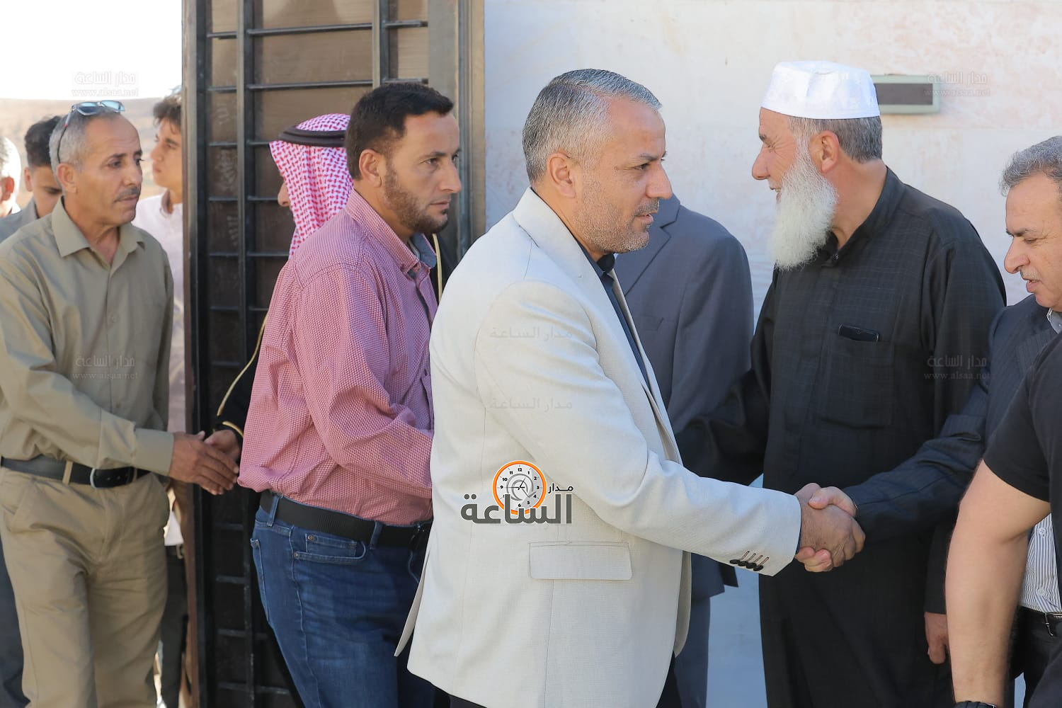 Madar Al-Saa Images 0.09734129318234919