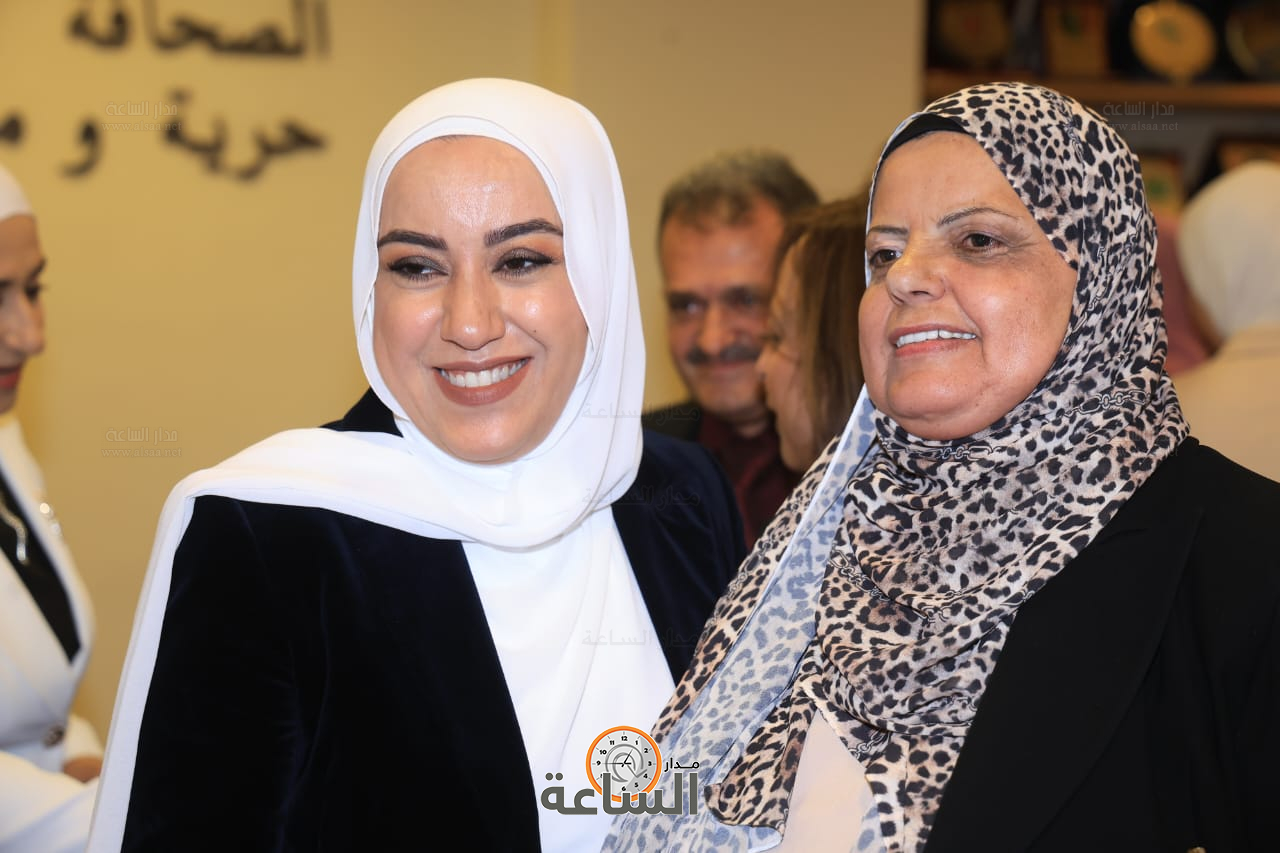 Madar Al-Saa Images 0.04332624824281839