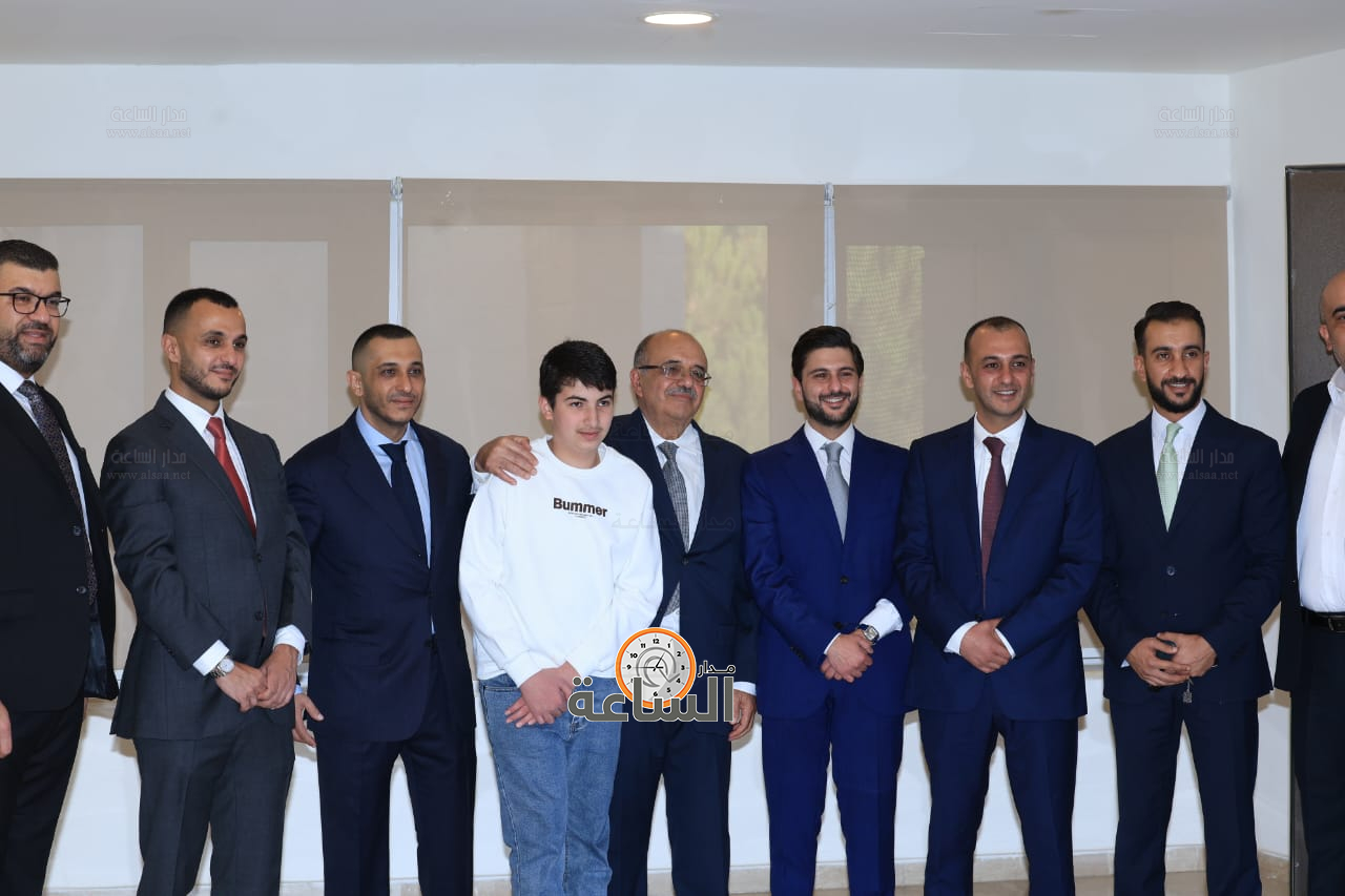 Madar Al-Saa Images 0.4771951243372794