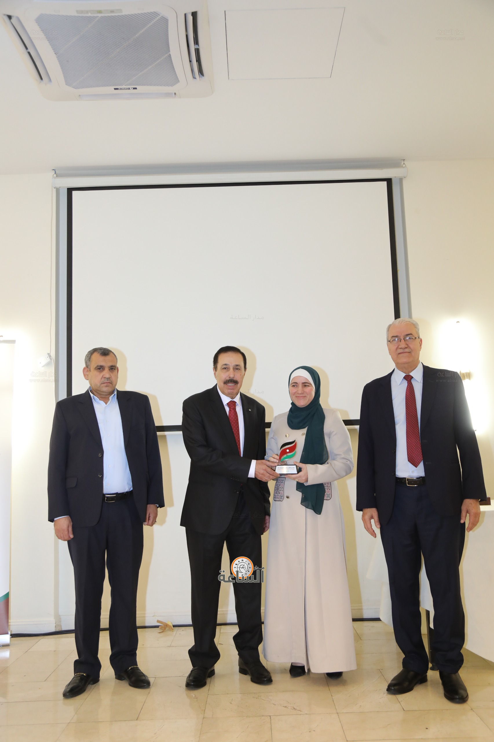 Madar Al-Saa Images 0.8971714965096378