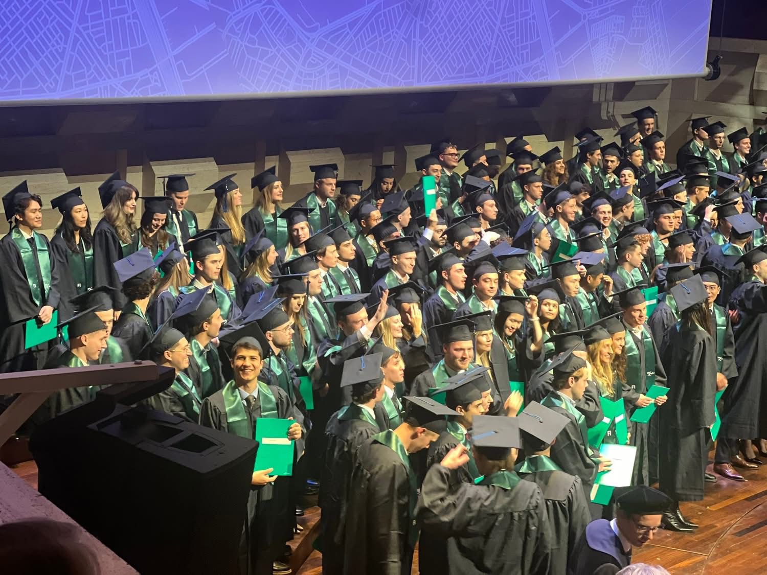 Madar Al-Saa Images 0.115939548610413