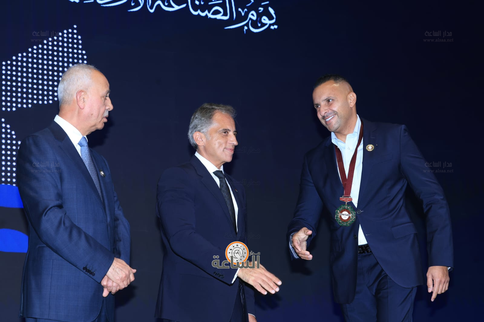 Madar Al-Saa Images 0.9793496904480762