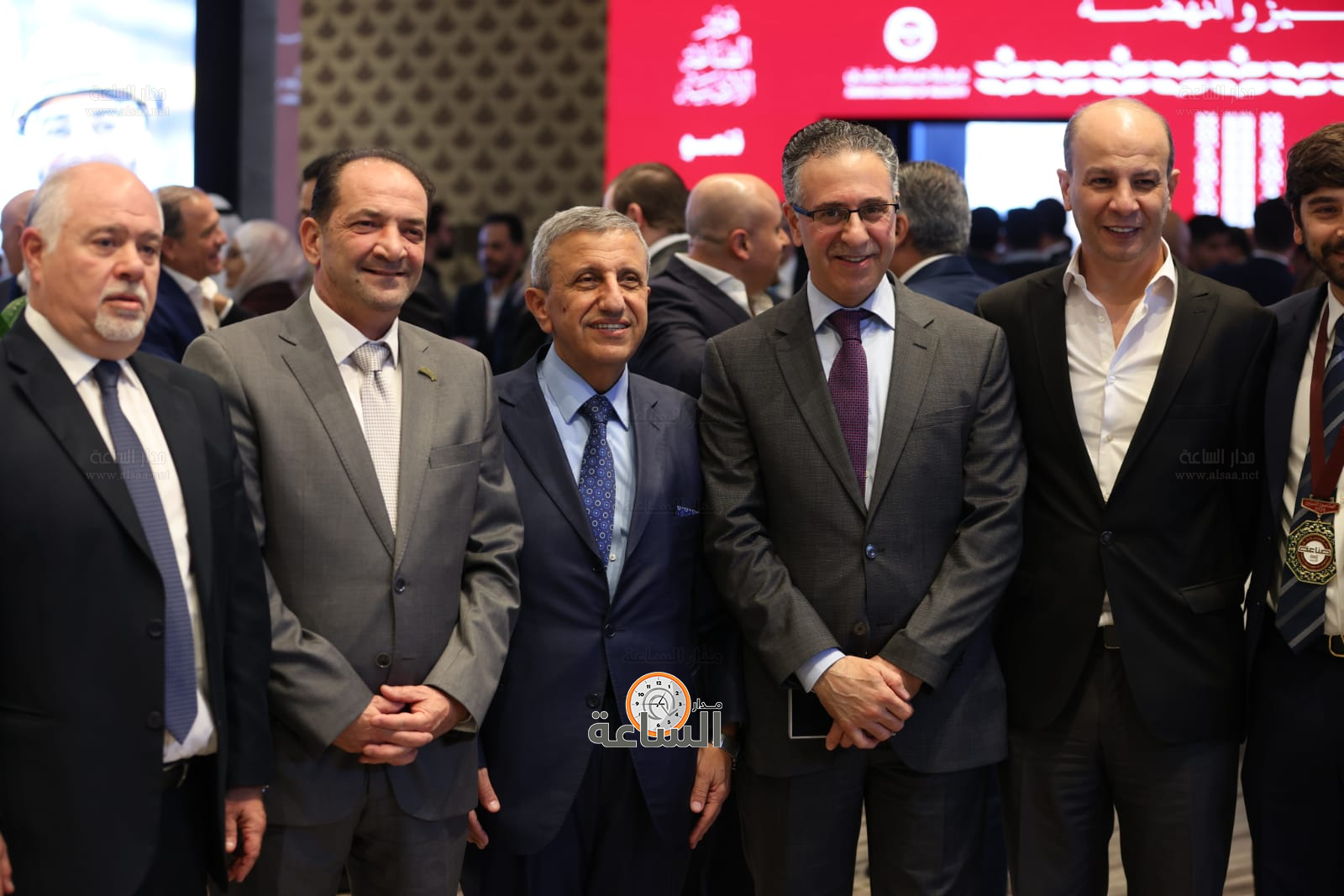 Madar Al-Saa Images 0.9797489185639229