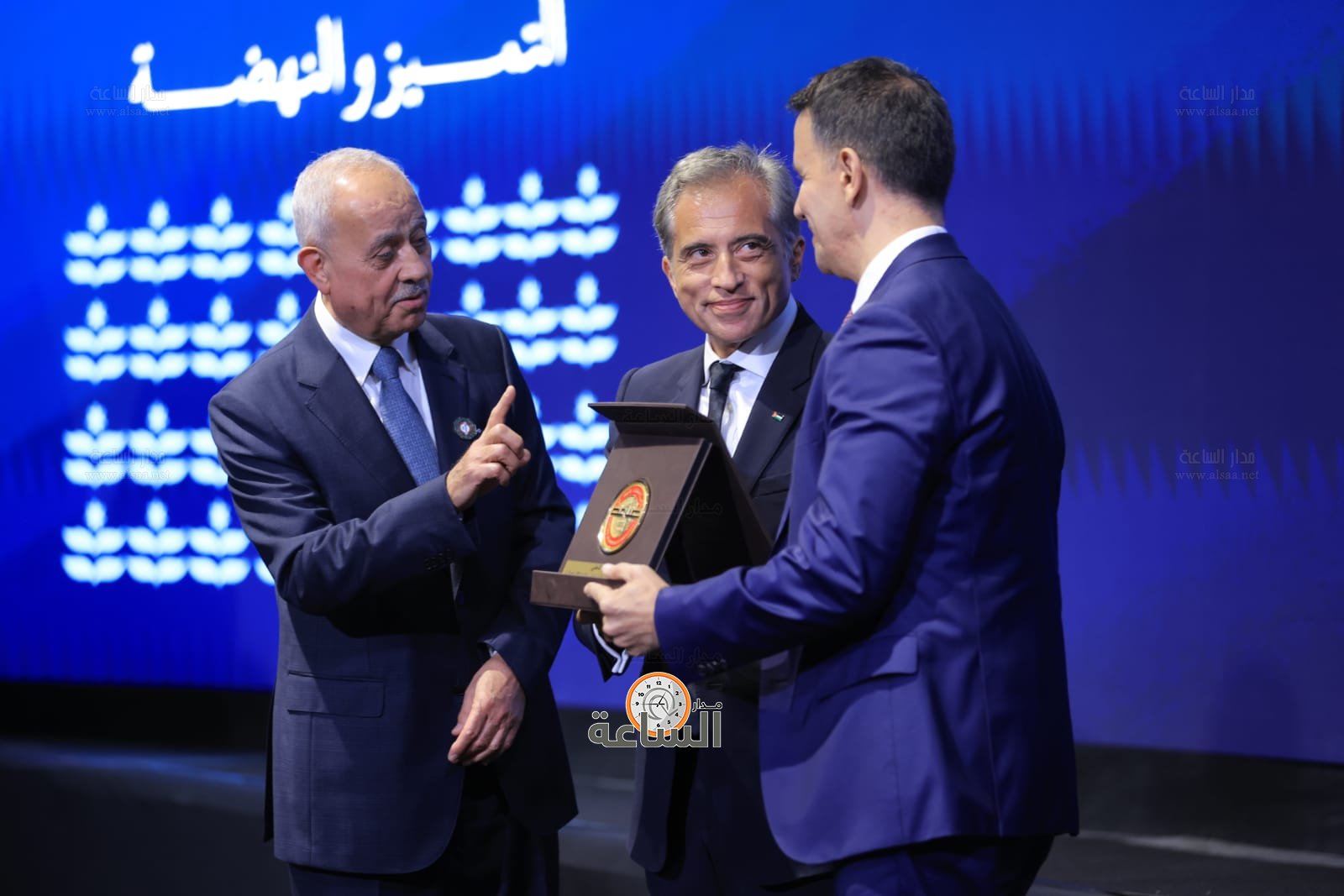 Madar Al-Saa Images 0.927219102899622