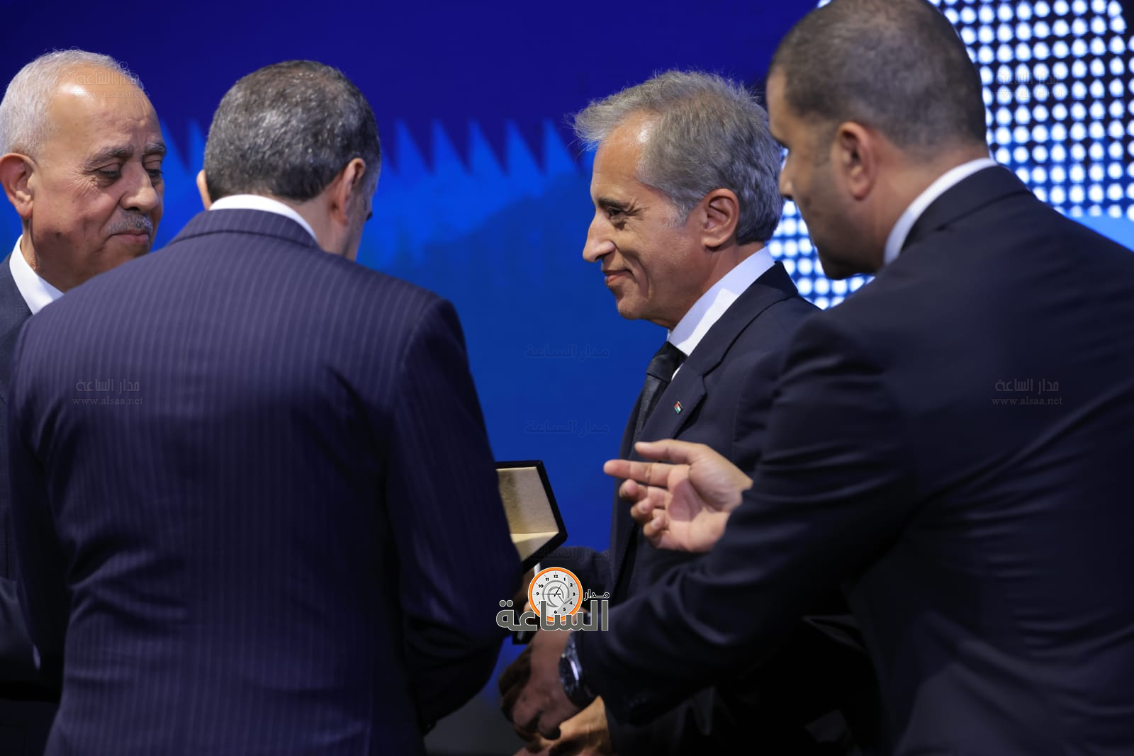 Madar Al-Saa Images 0.5918010193392562