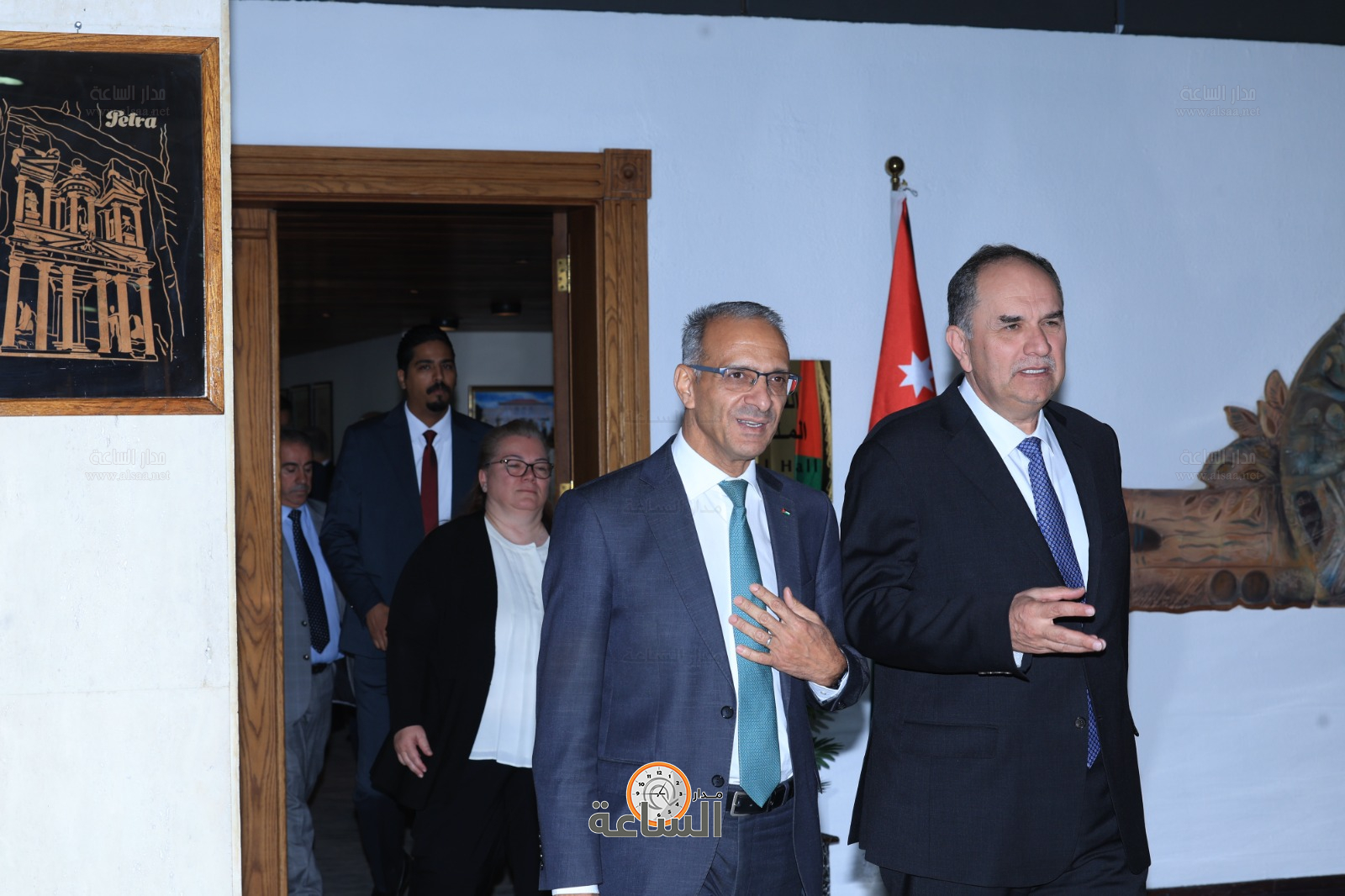 Madar Al-Saa Images 0.9406884961147423