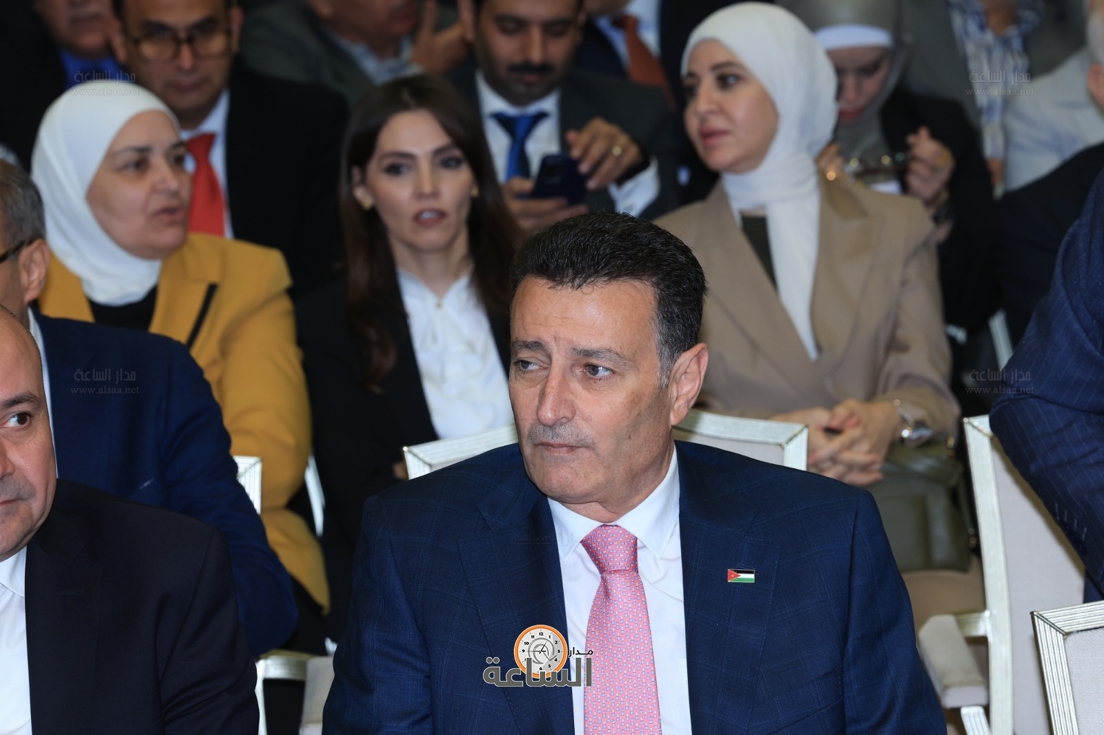 Madar Al-Saa Images 0.5272413616910522