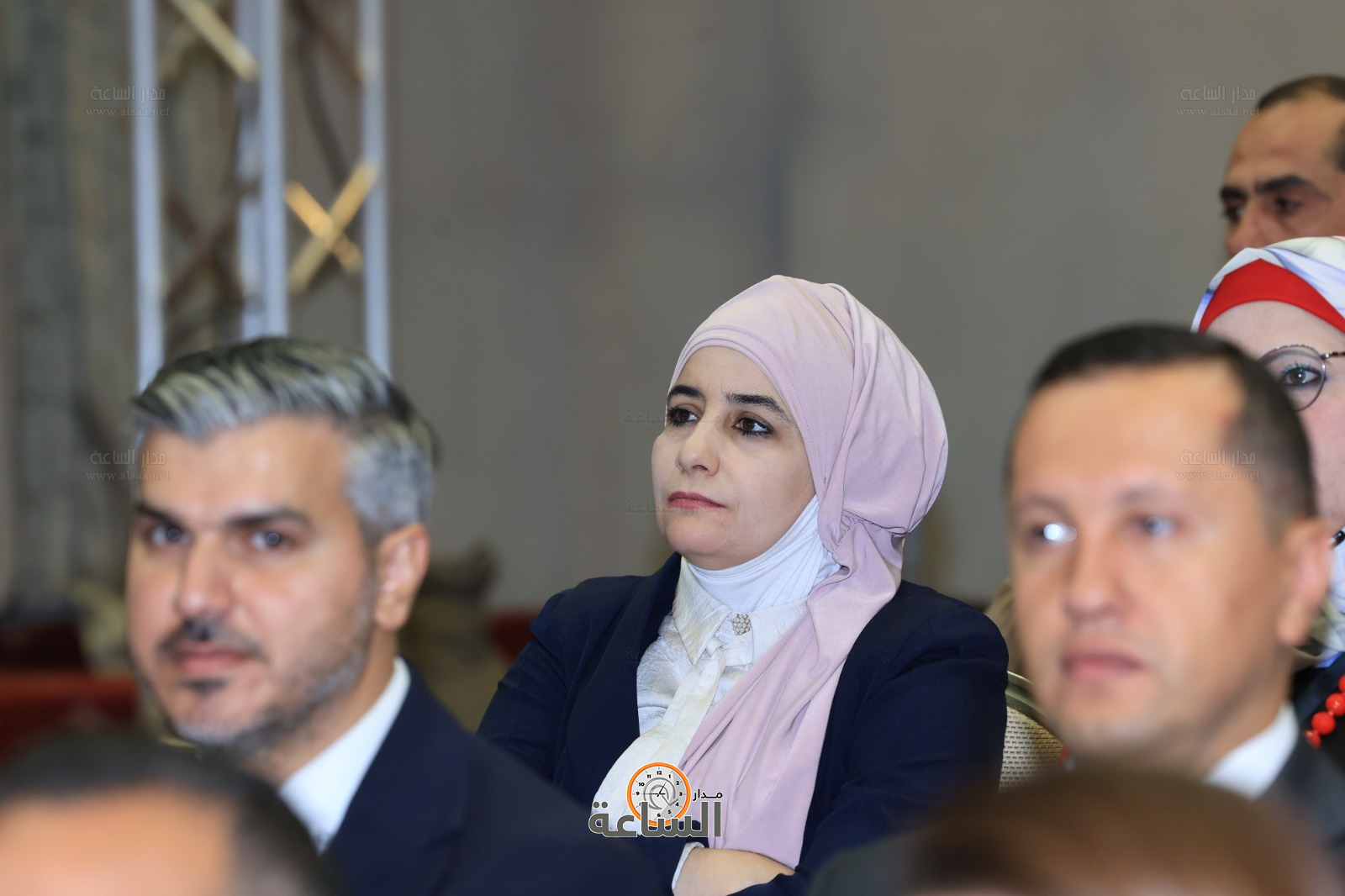 Madar Al-Saa Images 0.004709948636995032