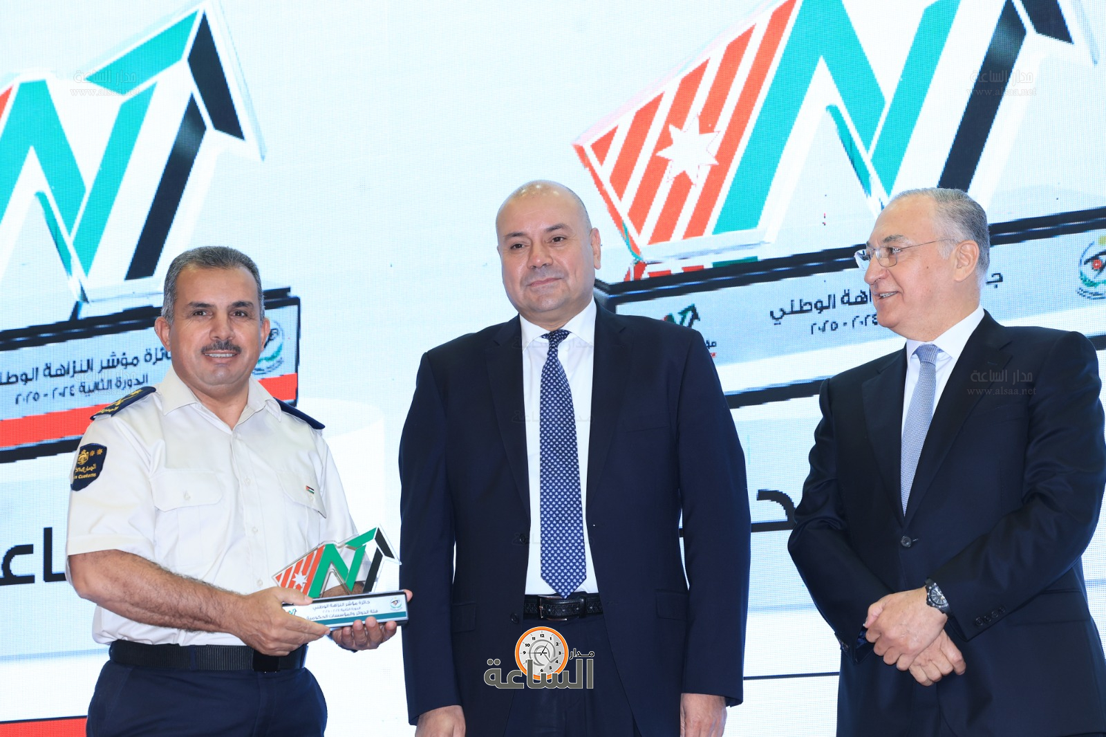 Madar Al-Saa Images 0.9935799782040973