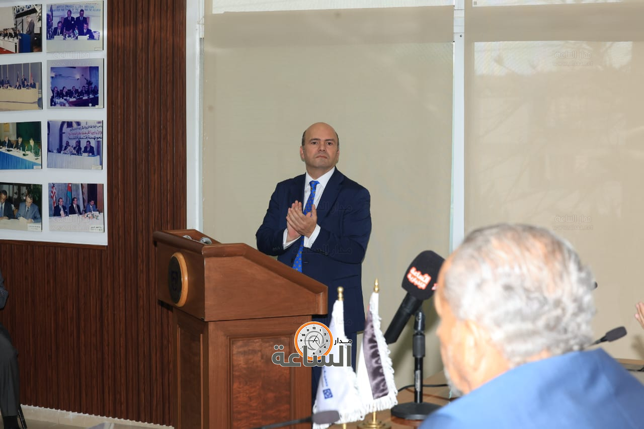 Madar Al-Saa Images 0.055004987901961844