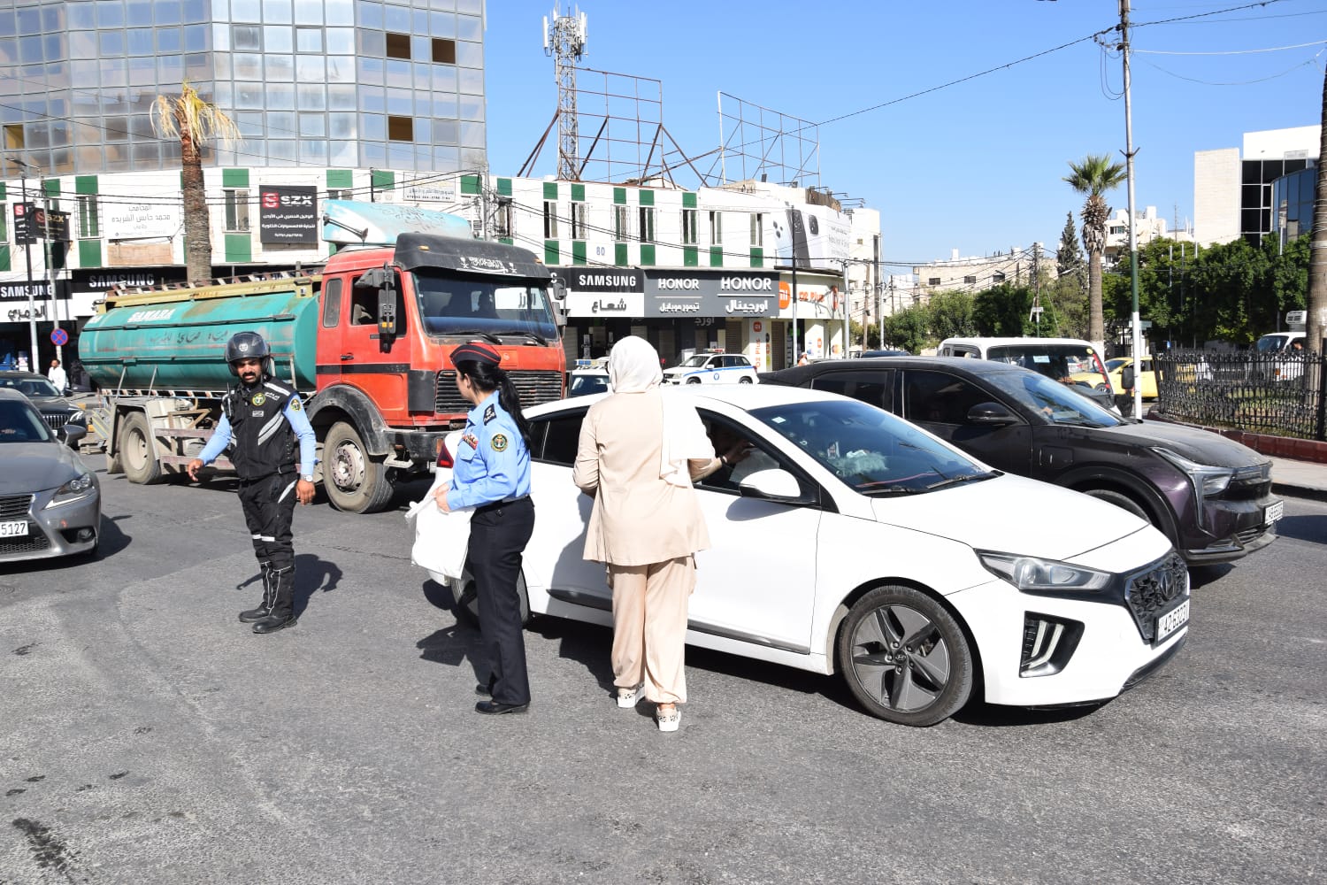 Madar Al-Saa Images 0.3583429809241354