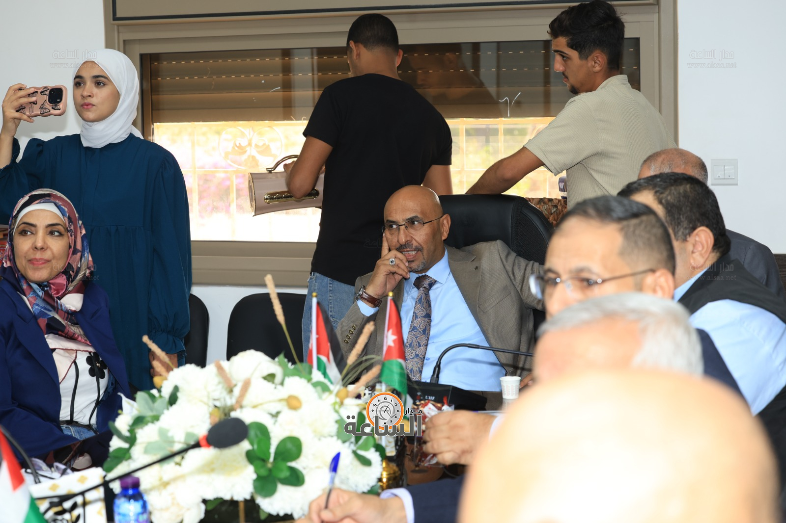 Madar Al-Saa Images 0.6770709693003956