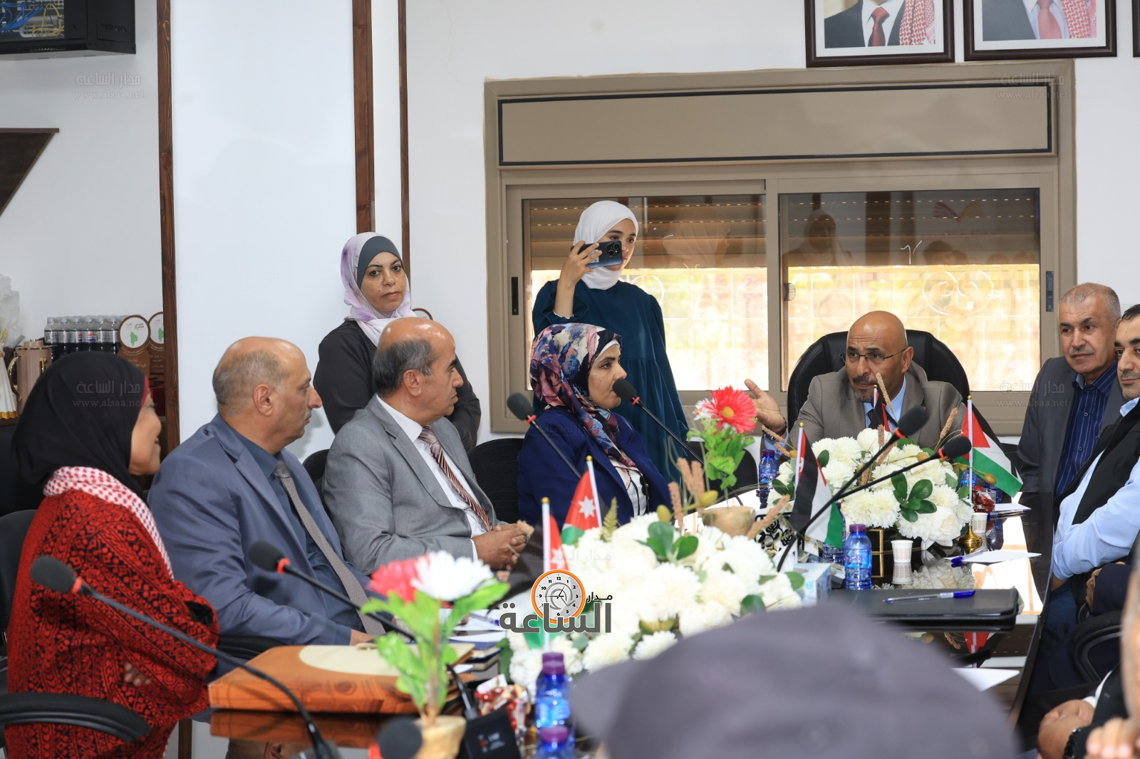 Madar Al-Saa Images 0.0019076460400069273