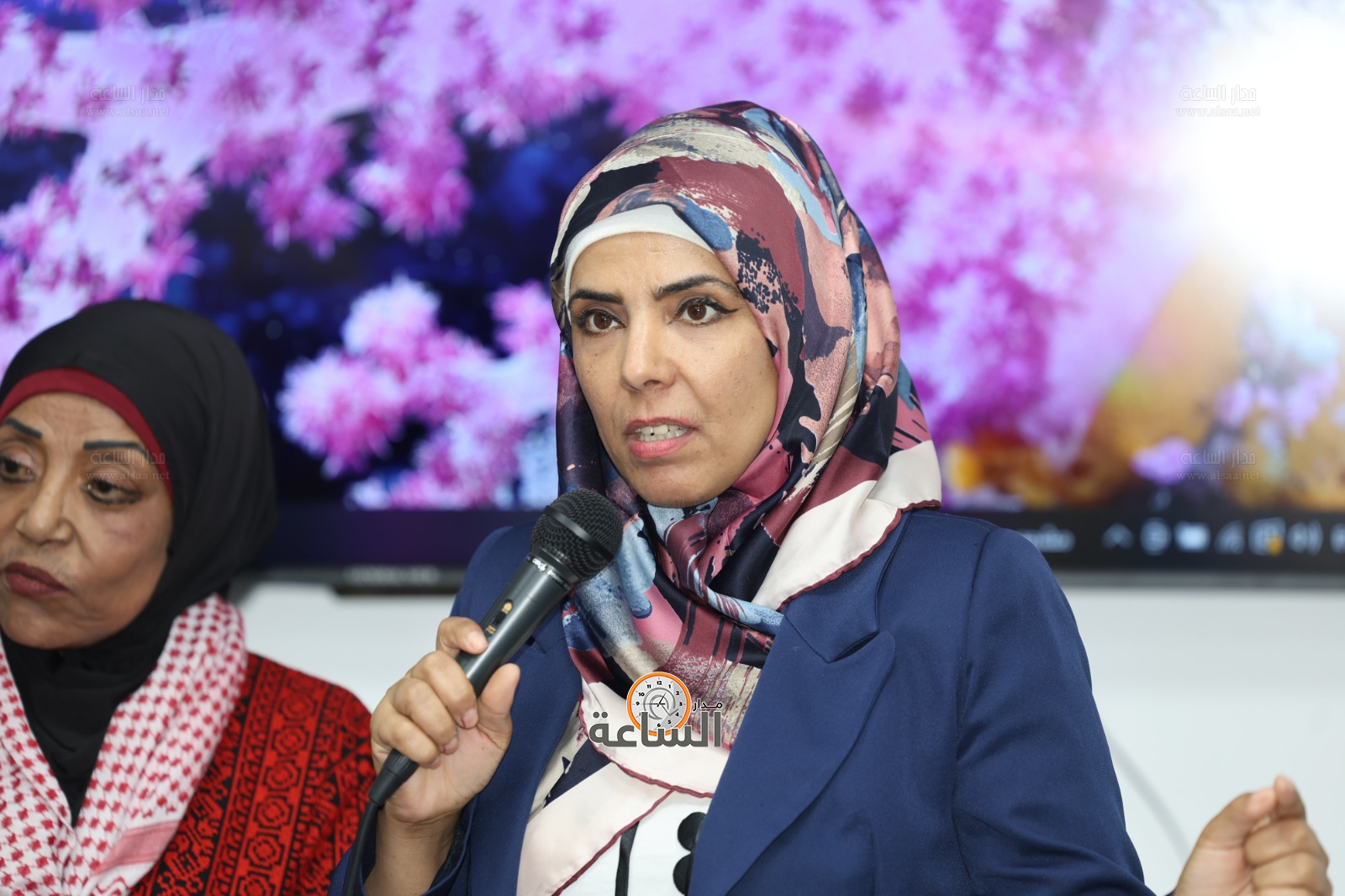 Madar Al-Saa Images 0.885149954452735