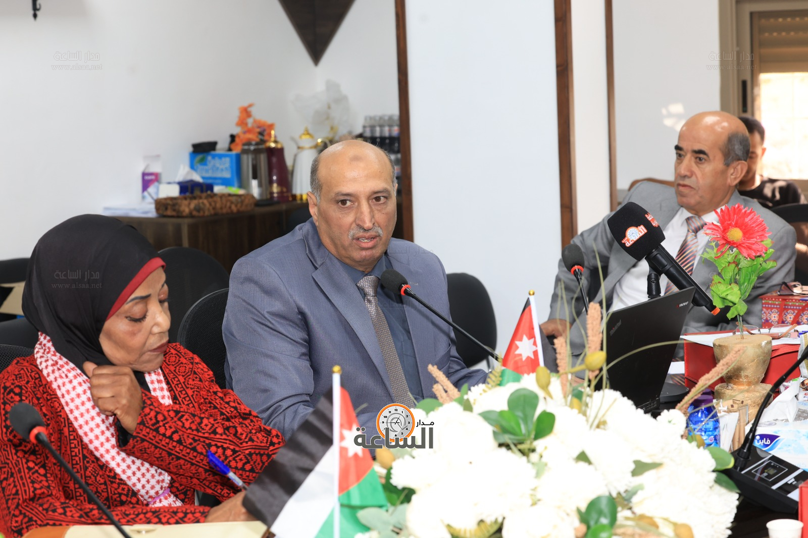 Madar Al-Saa Images 0.15587586511528895