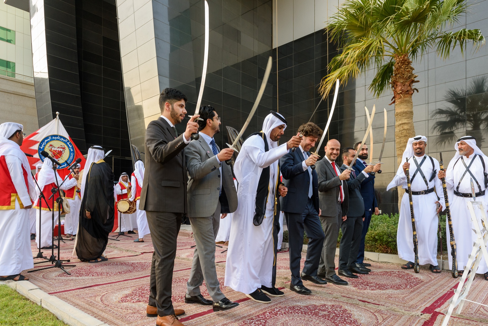 Madar Al-Saa Images 0.08426293363059068