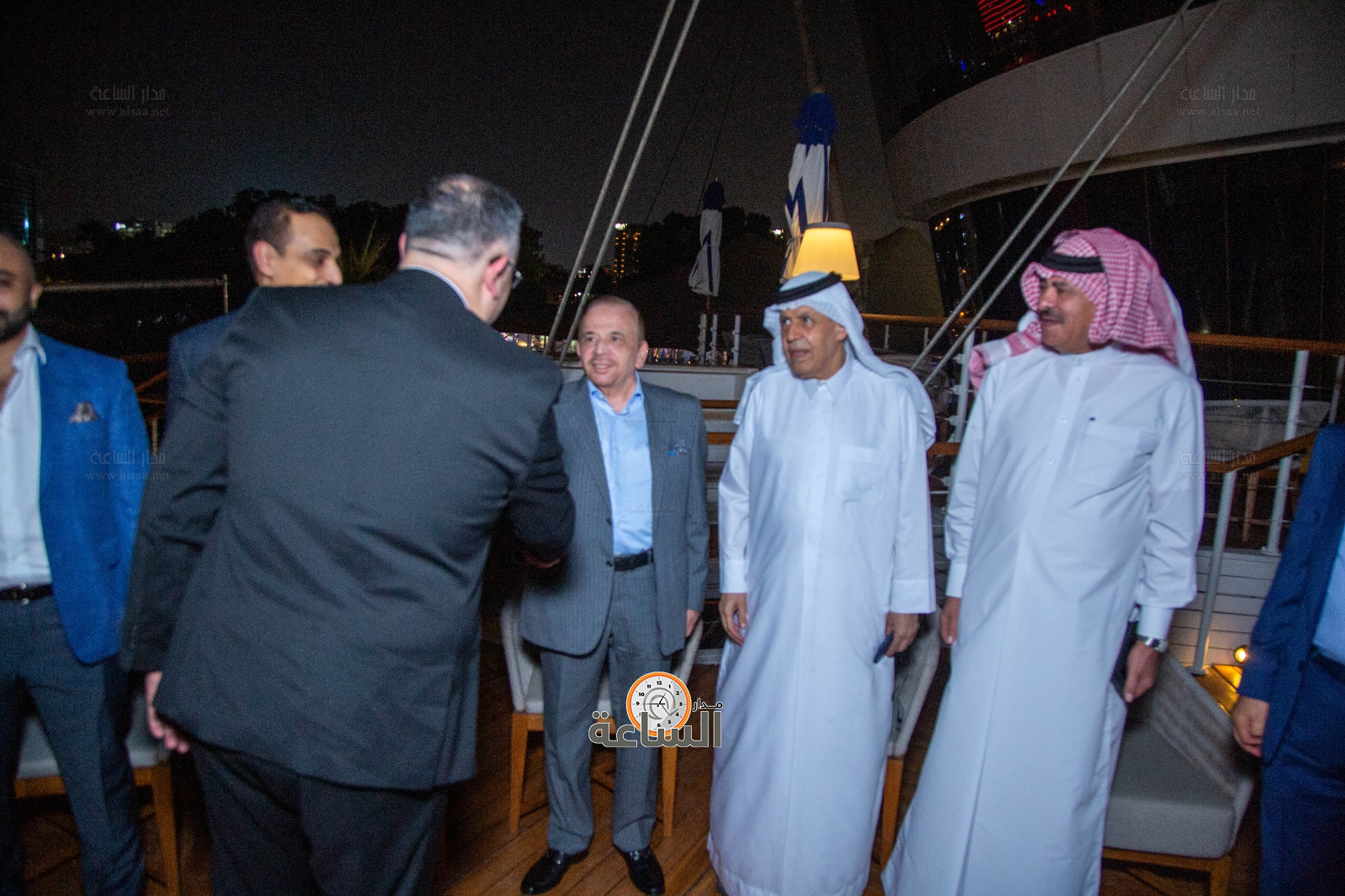 Madar Al-Saa Images 0.3035056043257389