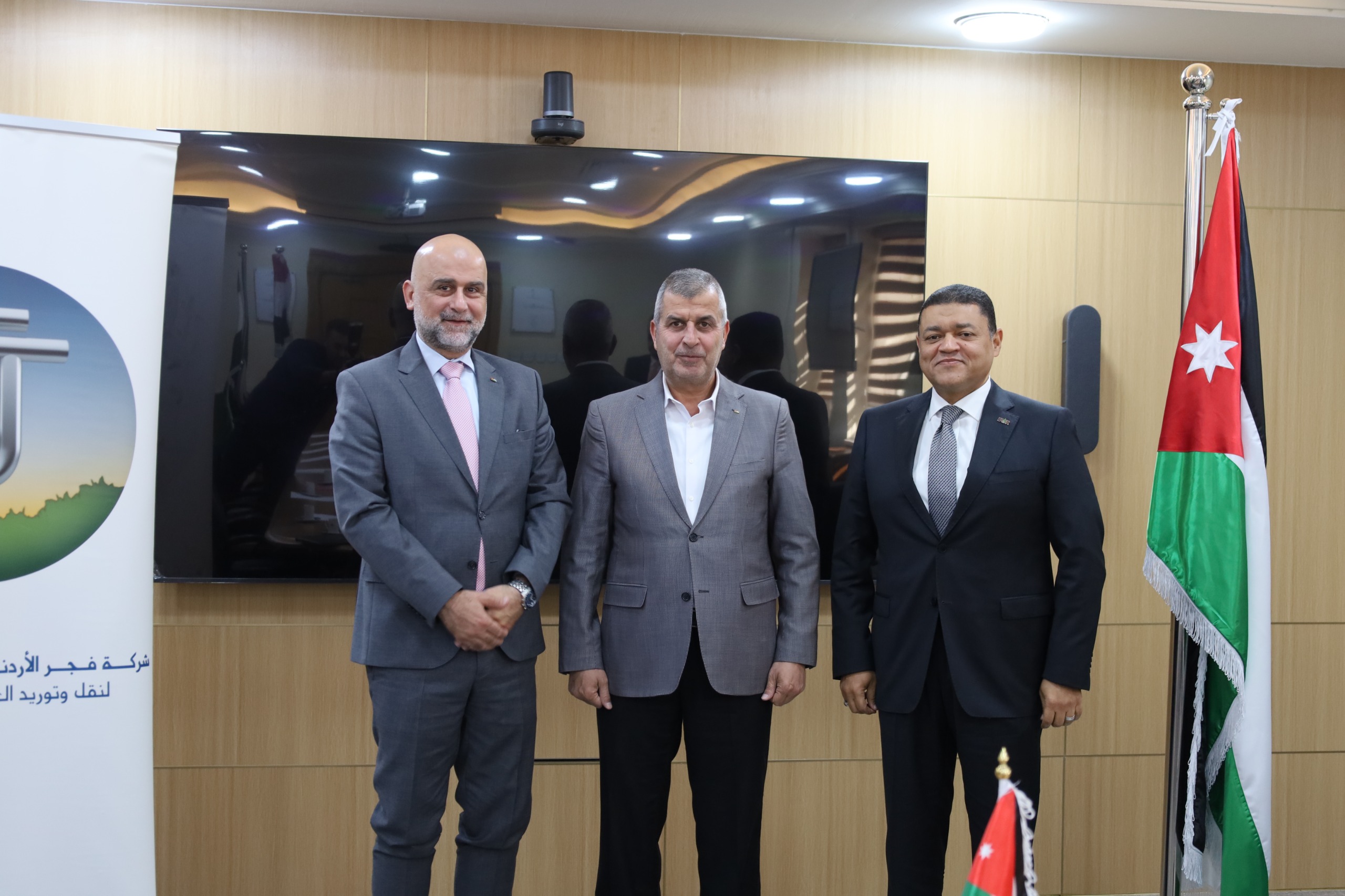 Madar Al-Saa Images 0.895831981021757