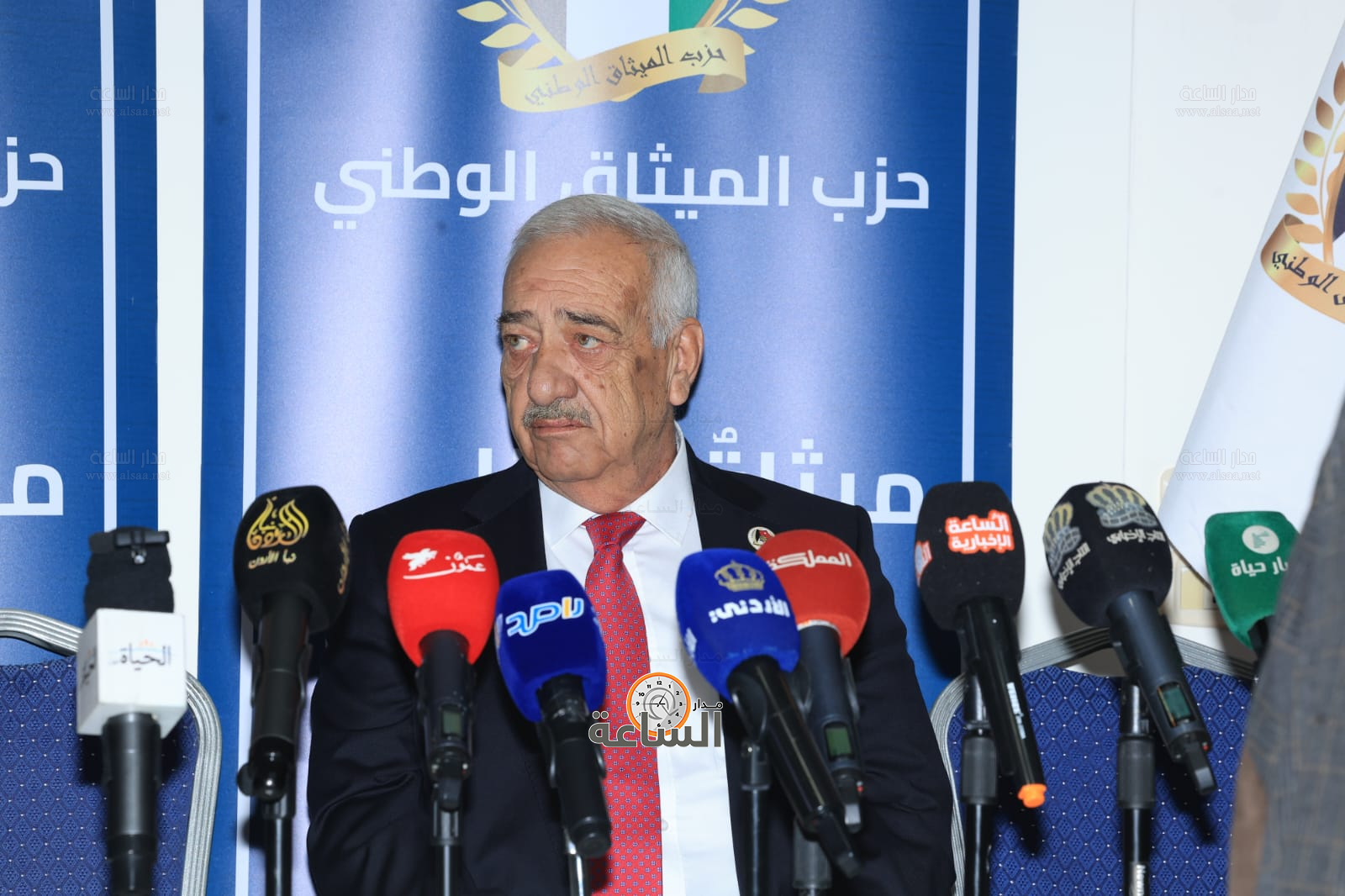 Madar Al-Saa Images 0.42192356834816935