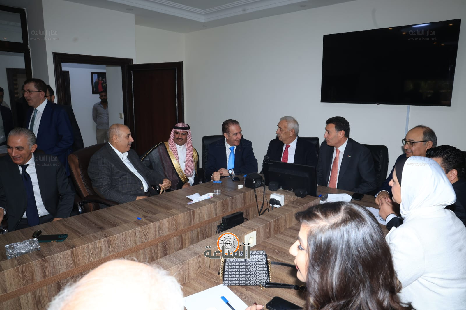 Madar Al-Saa Images 0.35953909130202044