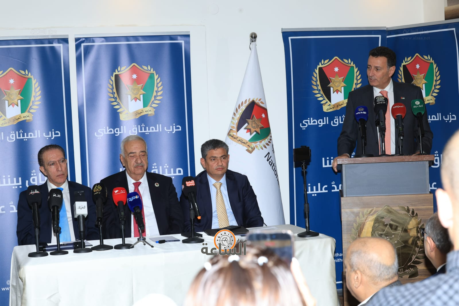 Madar Al-Saa Images 0.4995058595852997