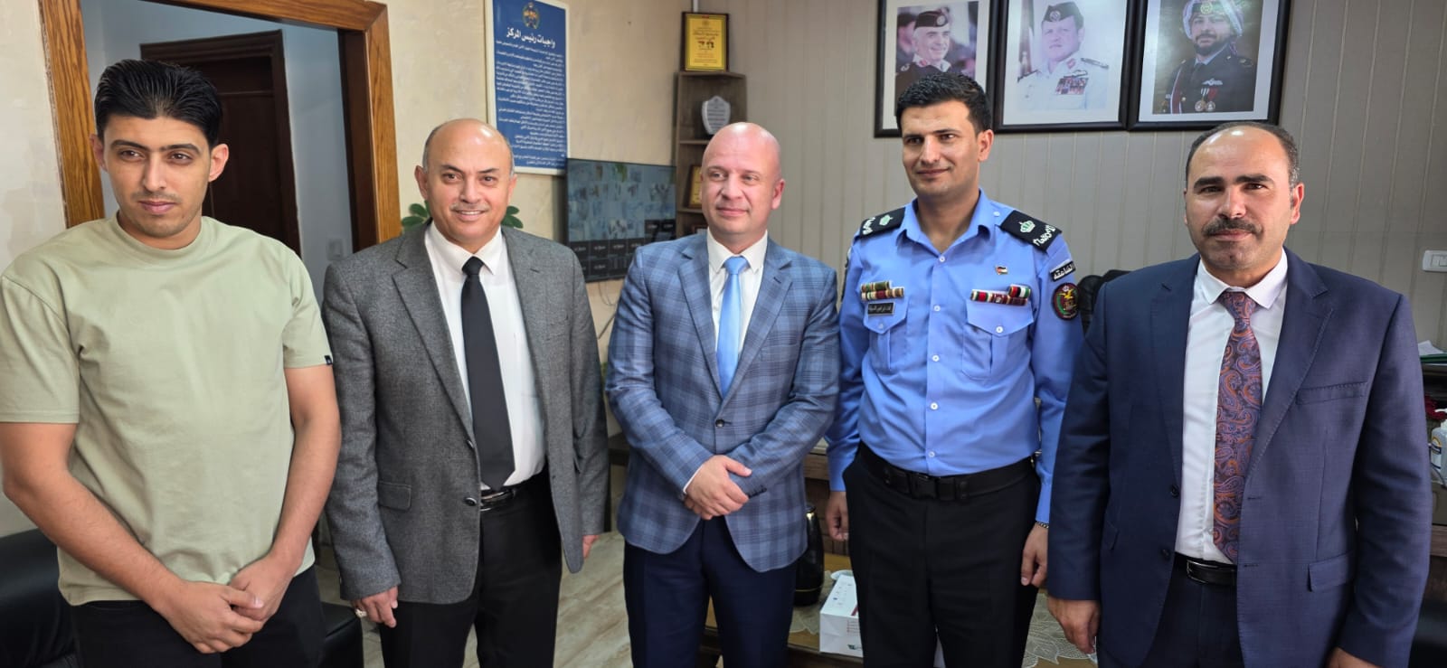 Madar Al-Saa Images 0.48395165642440197