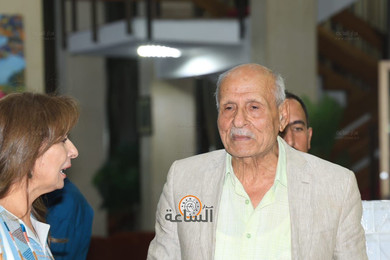 Madar Al-Saa Images 0.3018393924375833